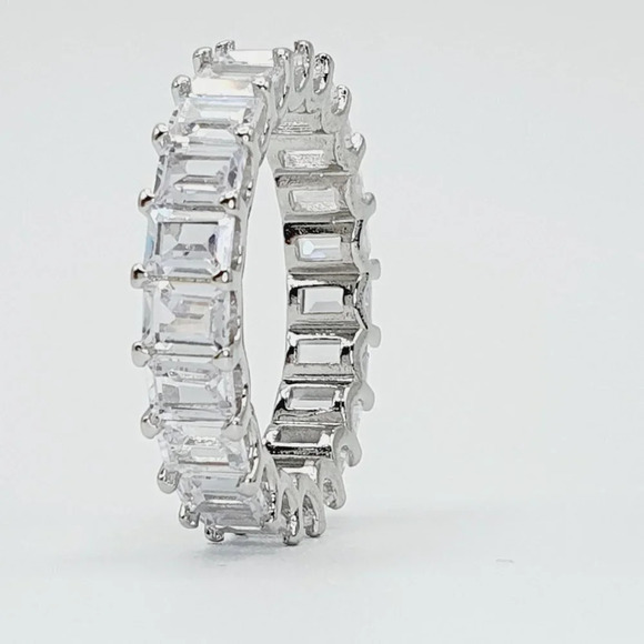 💎925 Sterling Silver Plated Clear CZ Eternity Wedding/Engagement Ring UN… - Picture 3 of 8